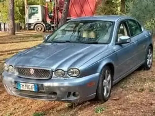 Jaguar X-Type
