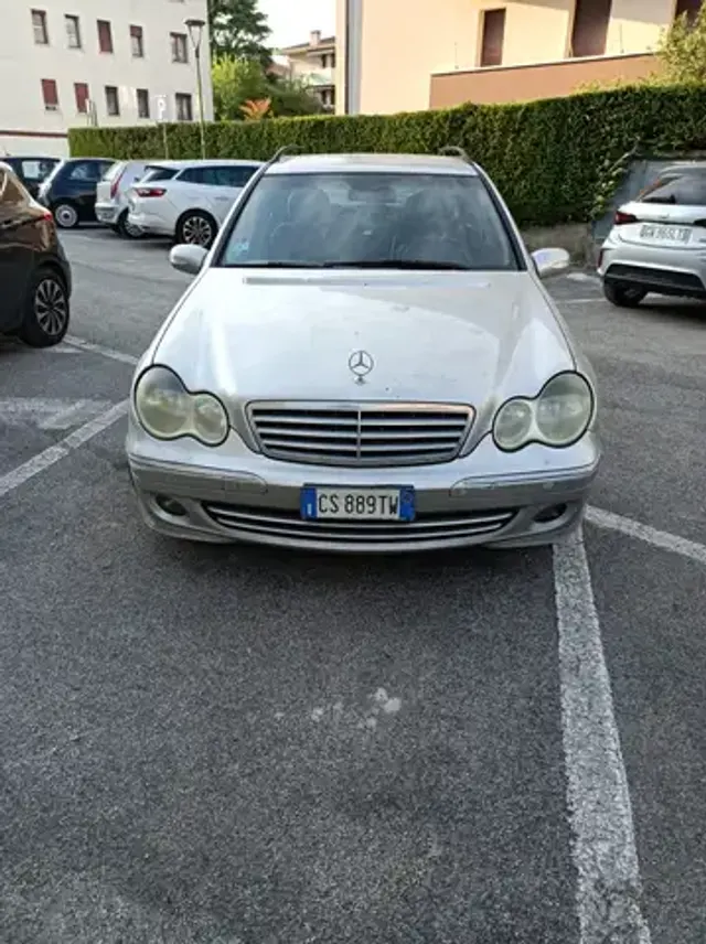 Mercedes-Benz C 220