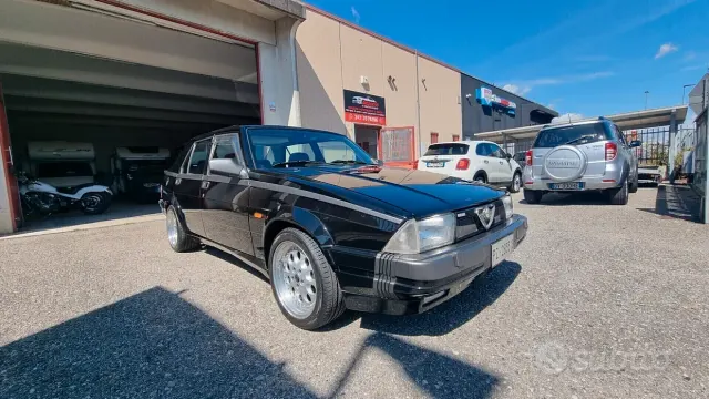 Alfa Romeo 75