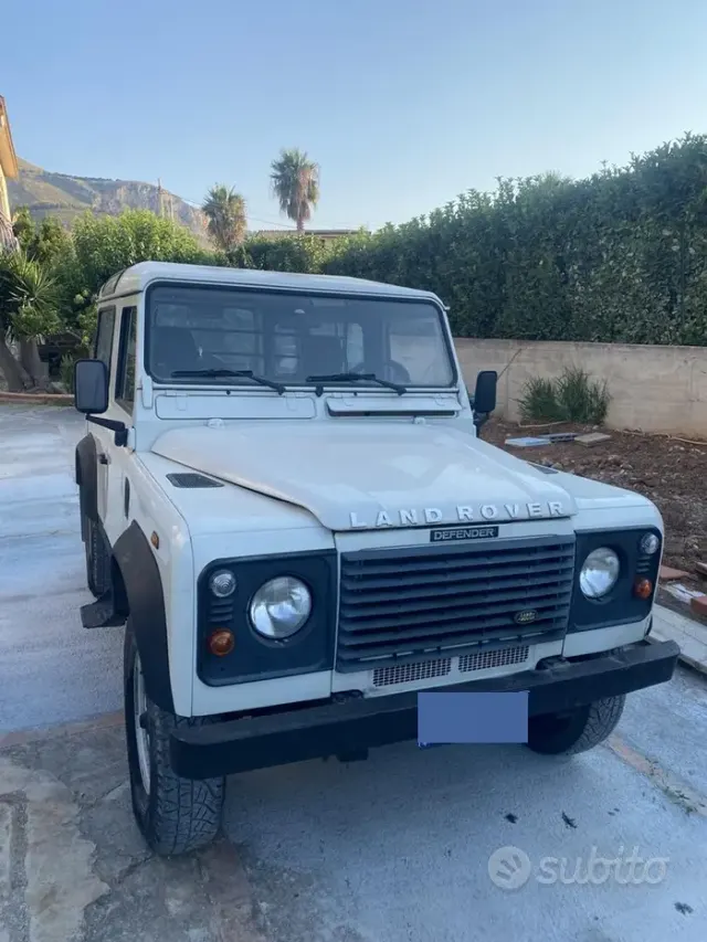 Land Rover Defender