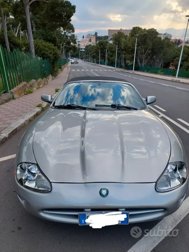 Jaguar XK8/XKR (X100)