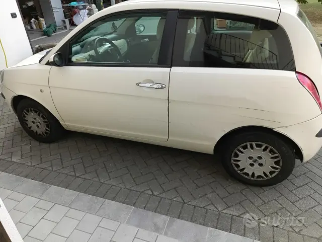 Lancia Ypsilon