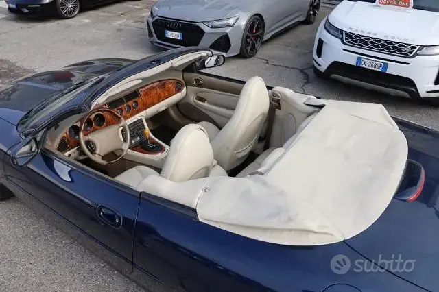 Jaguar XK8/XKR (X100)