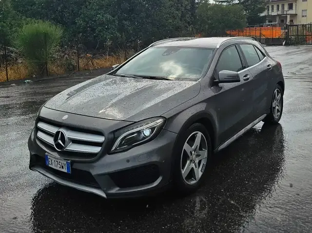 Mercedes-Benz GLA 200