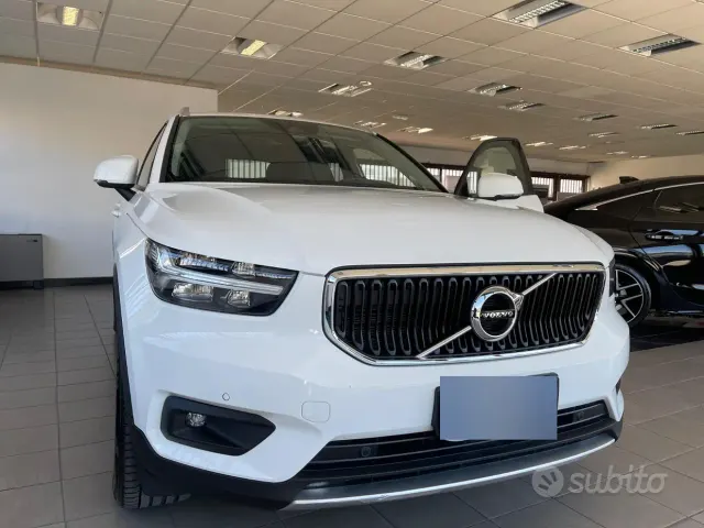 Volvo XC40 (2017-->)