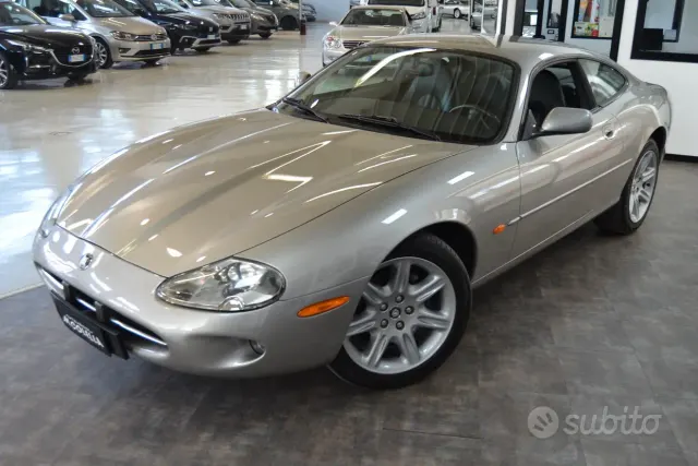 Jaguar XK8/XKR (X100)