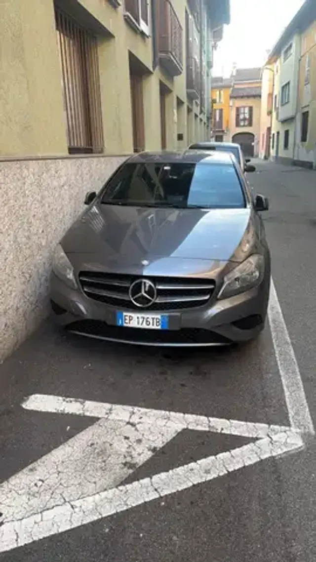 Mercedes-Benz A 180