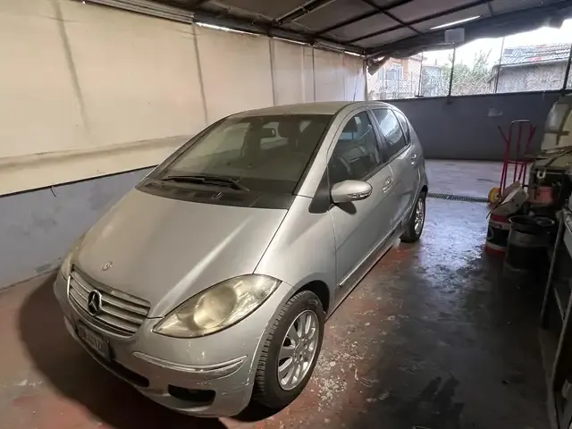 Mercedes-Benz A 180