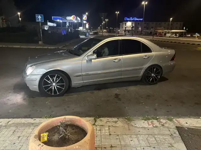 Mercedes-Benz C 200