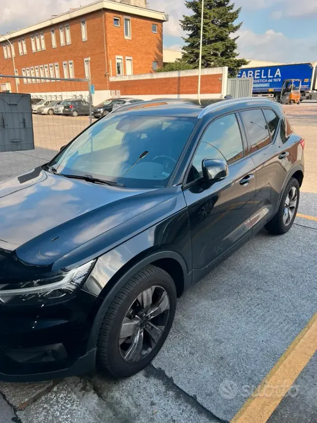Volvo XC40 (2017-->)