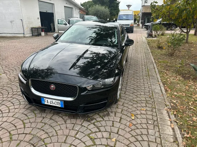 Jaguar XE (X760)