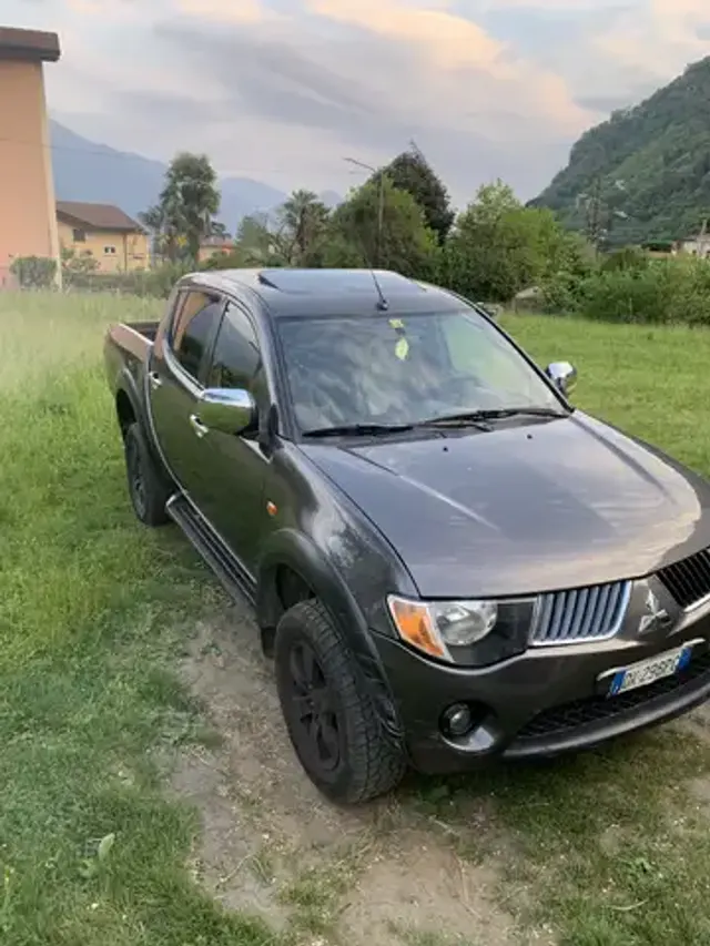 Mitsubishi L200