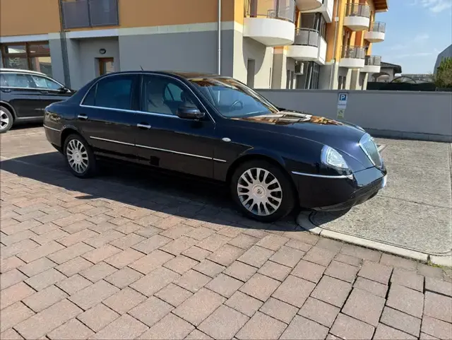 Lancia Thesis