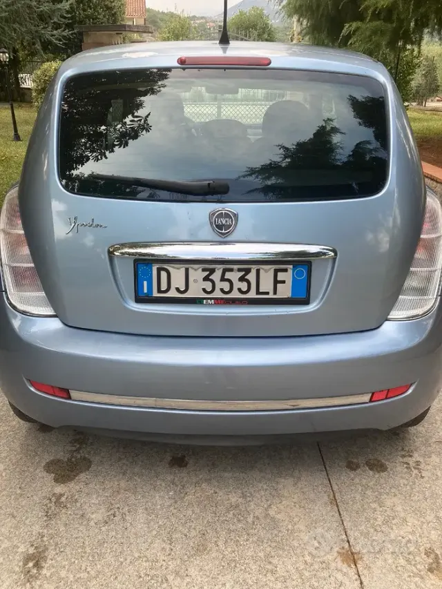 Lancia Ypsilon