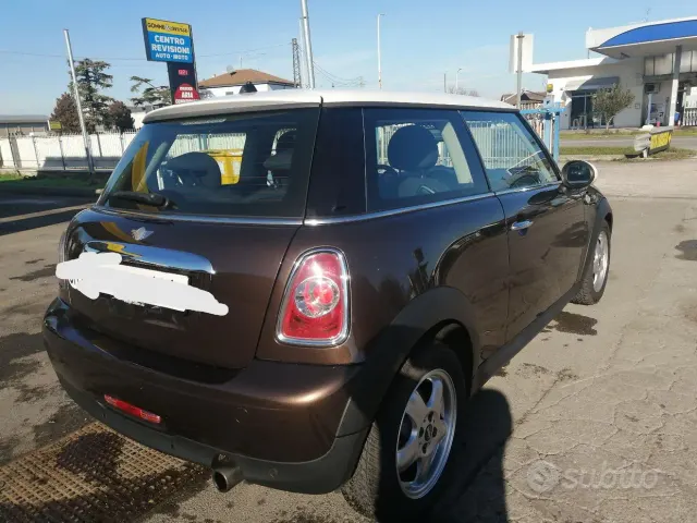 MINI Mini Cooper AE(J01)