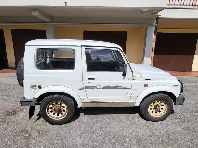 Suzuki SJ Samurai