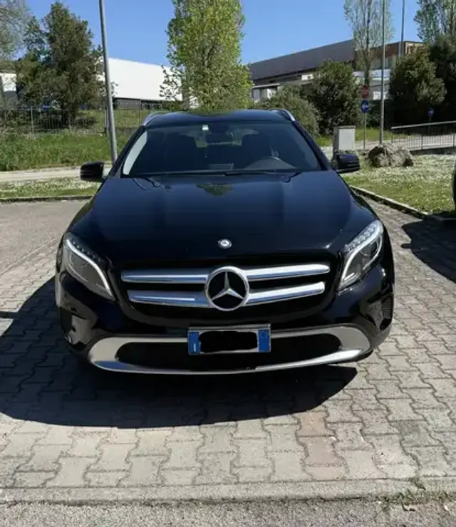 Mercedes-Benz GLA 200