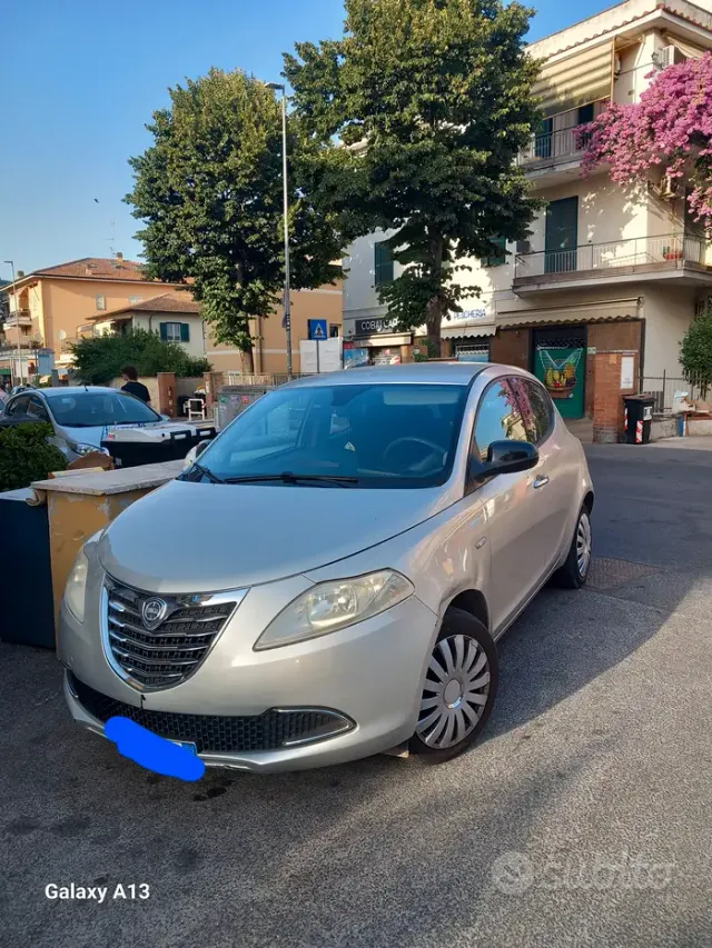 Lancia Y