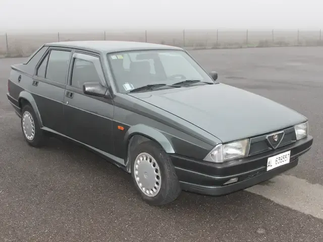 Alfa Romeo 75