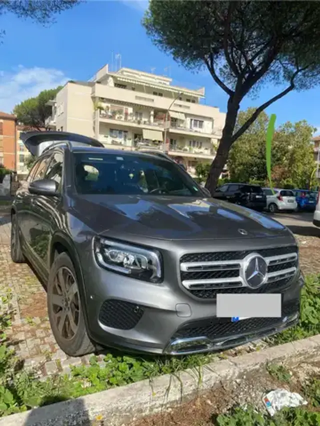 Mercedes-Benz GLB 200