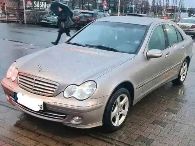 Mercedes-Benz C 180