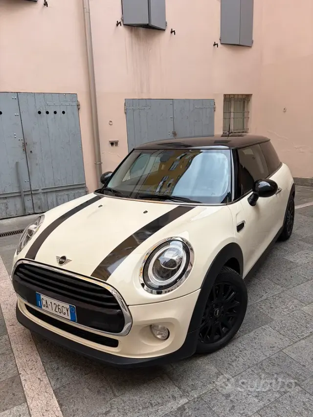MINI Mini 4ª serie (F56)