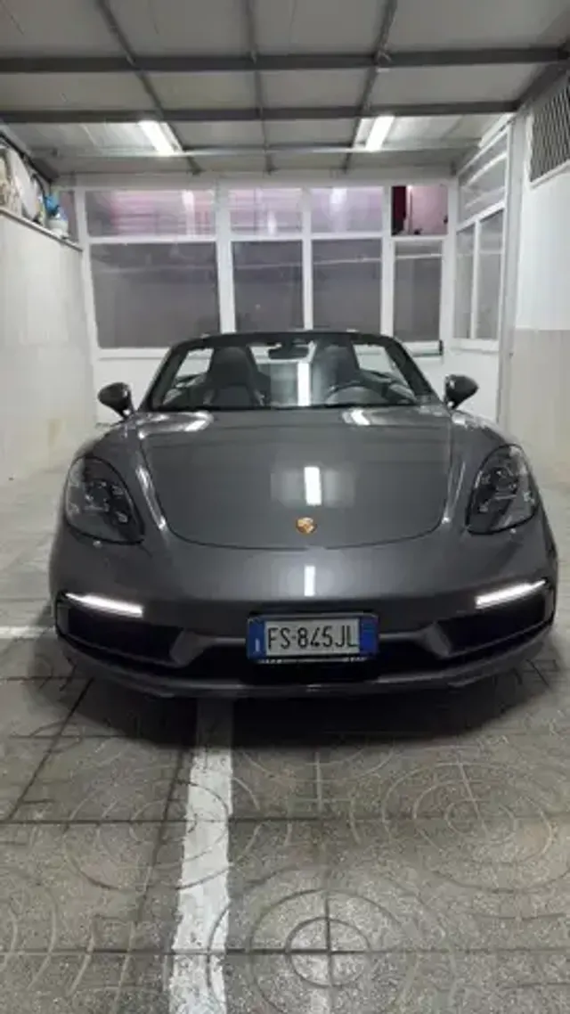 Porsche 718
