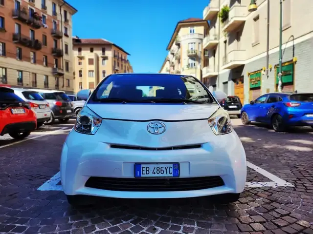 Toyota iQ