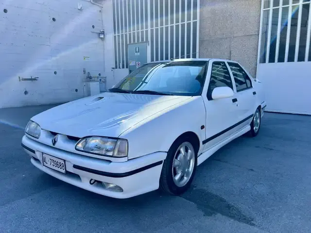 Renault R 19