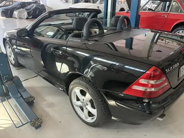 Mercedes-Benz SLK 200