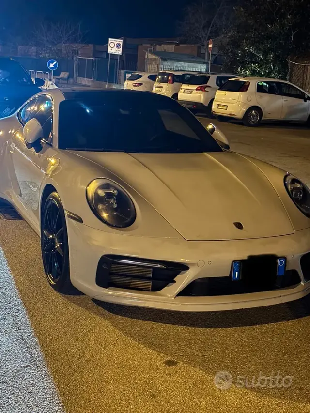 Porsche 911 (992)