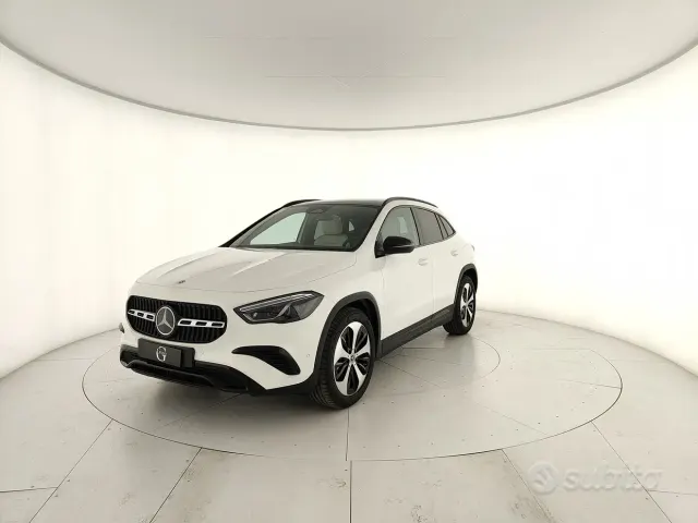 Mercedes-Benz GLA (H247)