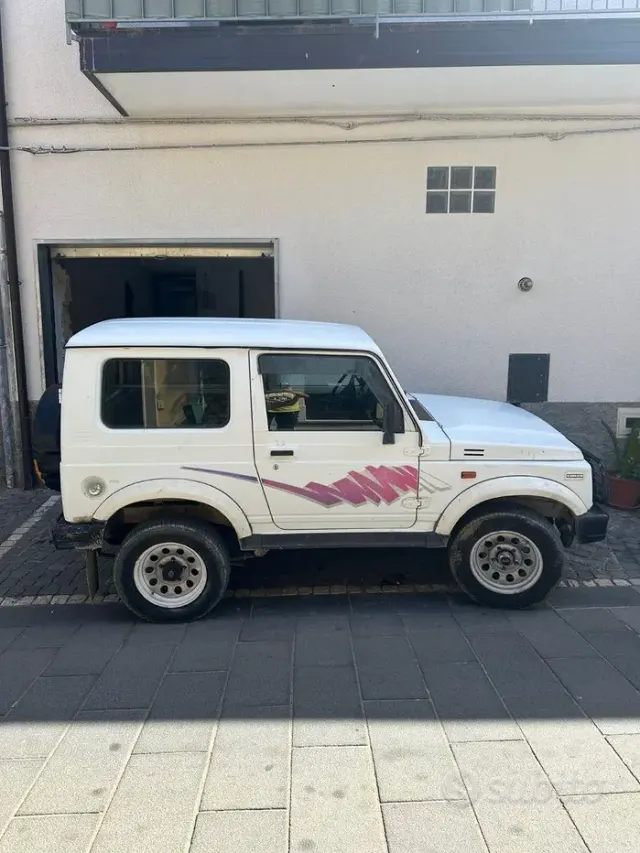Suzuki Samurai