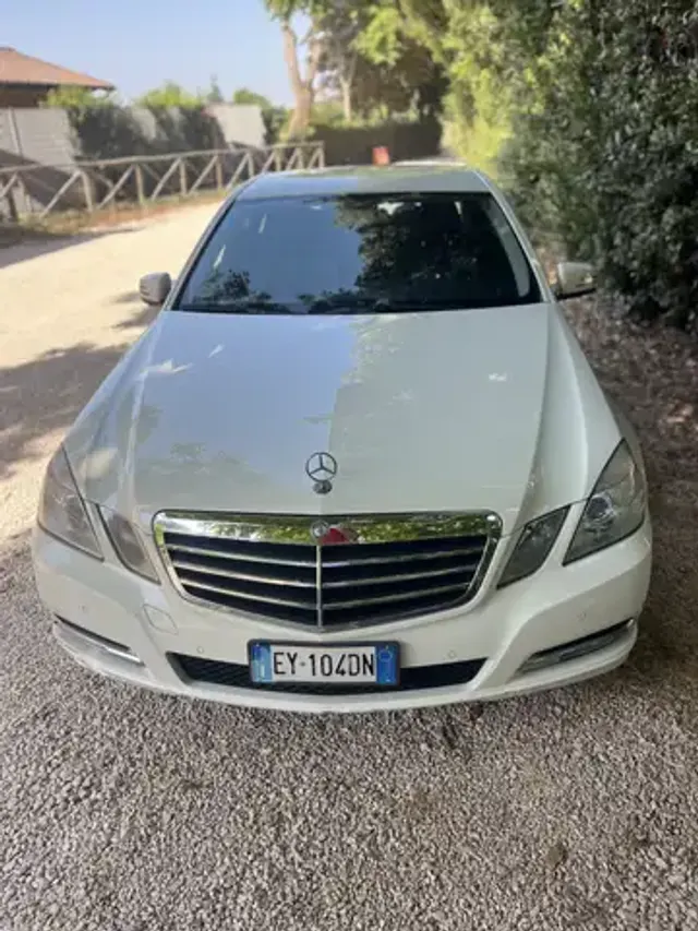 Mercedes-Benz E 200