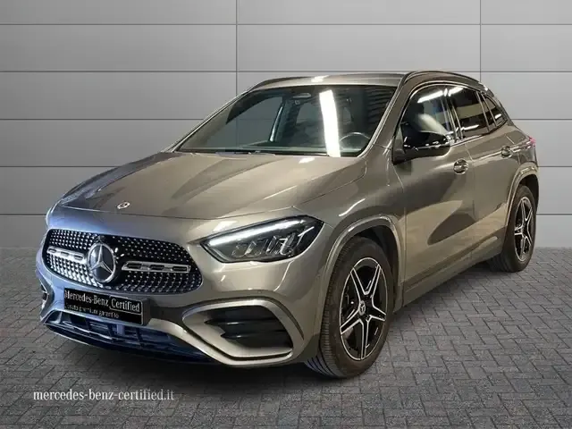 Mercedes-Benz GLA 180
