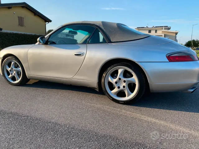 Porsche 911 (996)