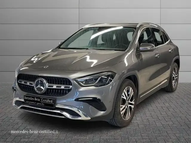 Mercedes-Benz GLA 200
