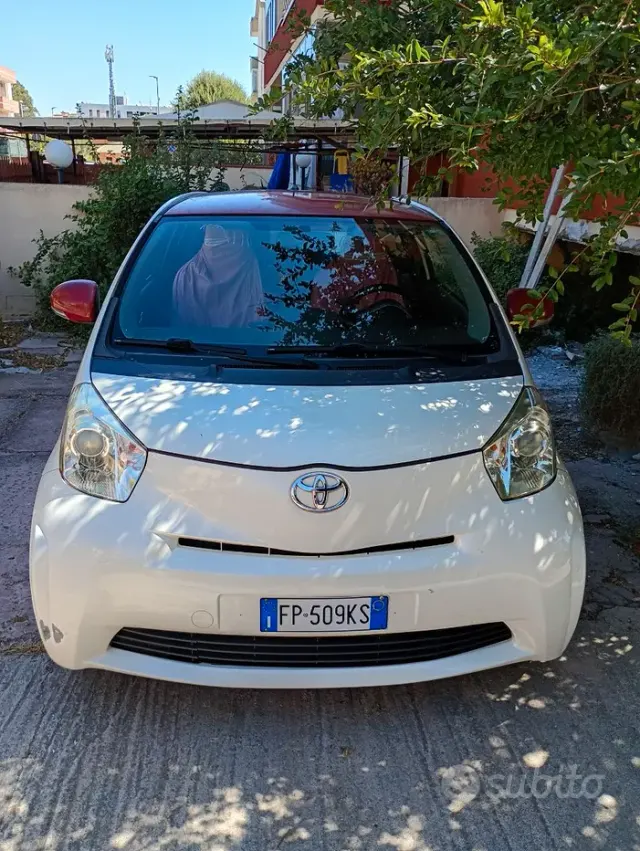 Toyota iQ