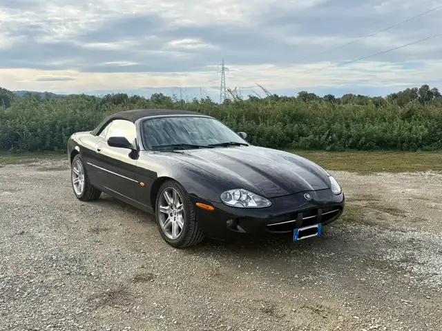 Jaguar XK8