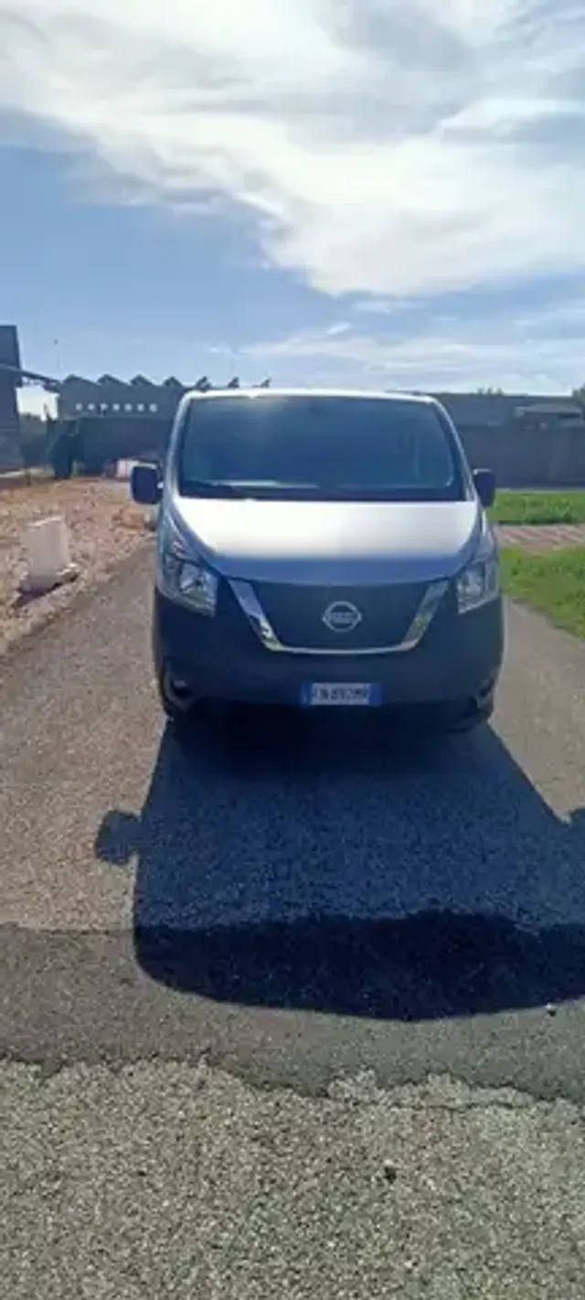 Nissan NV300