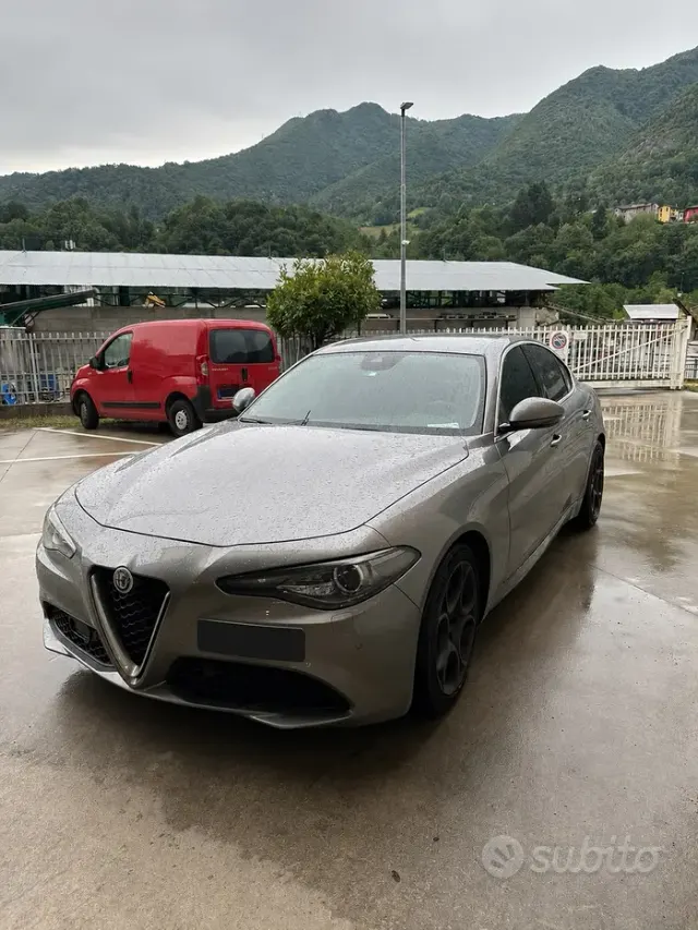 Alfa Romeo Giulia (2016)