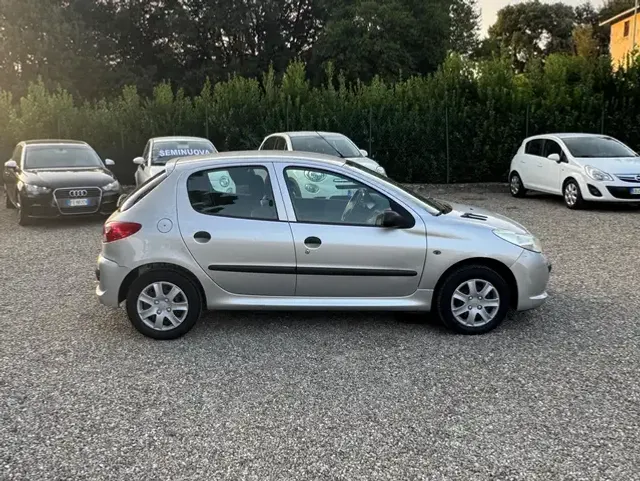 Peugeot 206