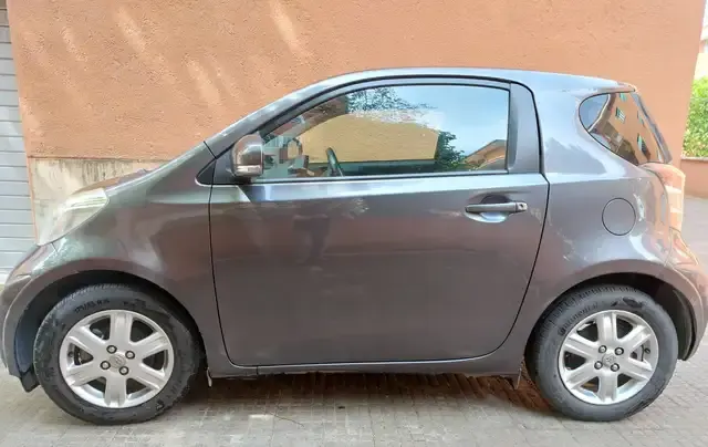 Toyota iQ