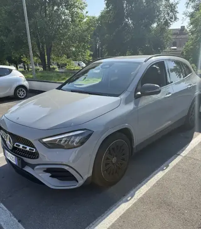 Mercedes-Benz GLA 200
