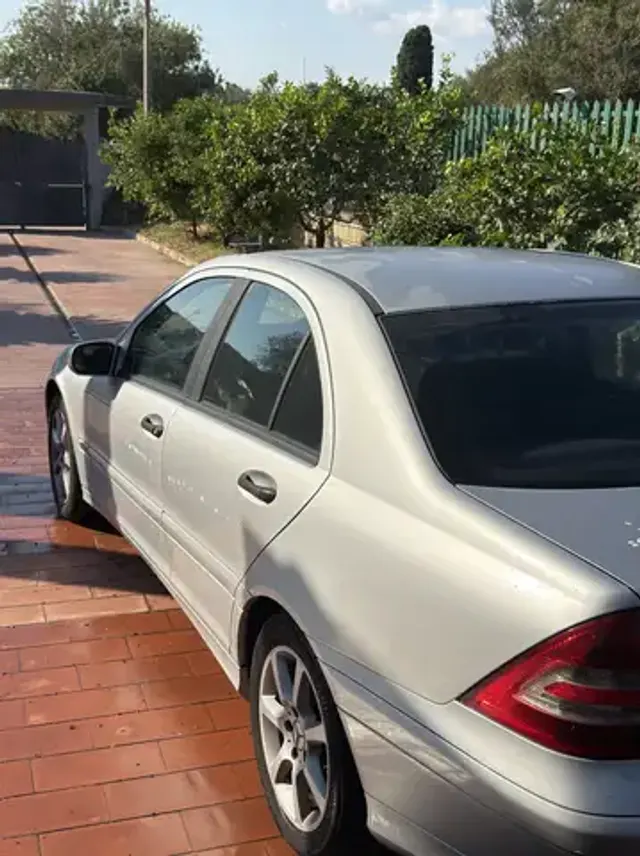 Mercedes-Benz C 220