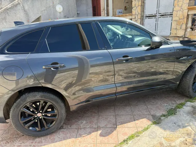 Jaguar F-Pace (X761)