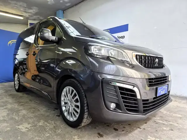Peugeot Traveller