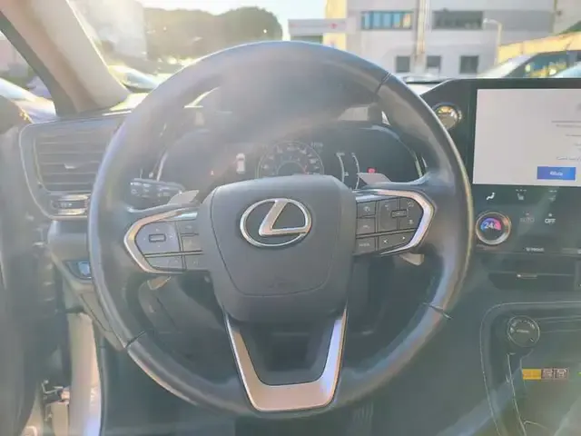 Lexus NX 450h+