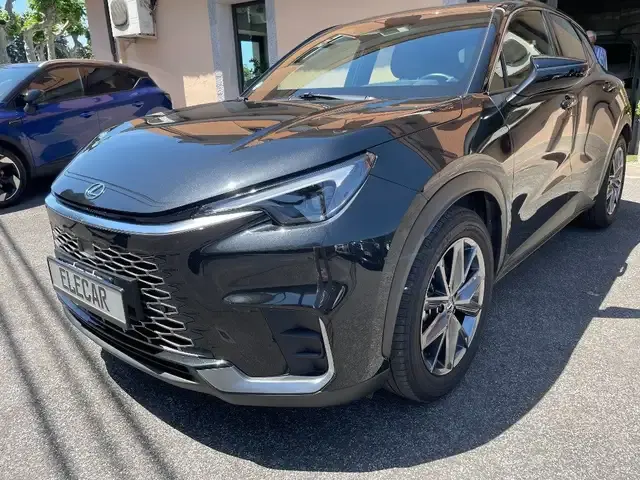 Lexus LBX