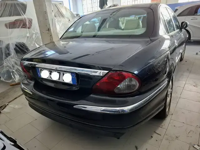 Jaguar X-Type